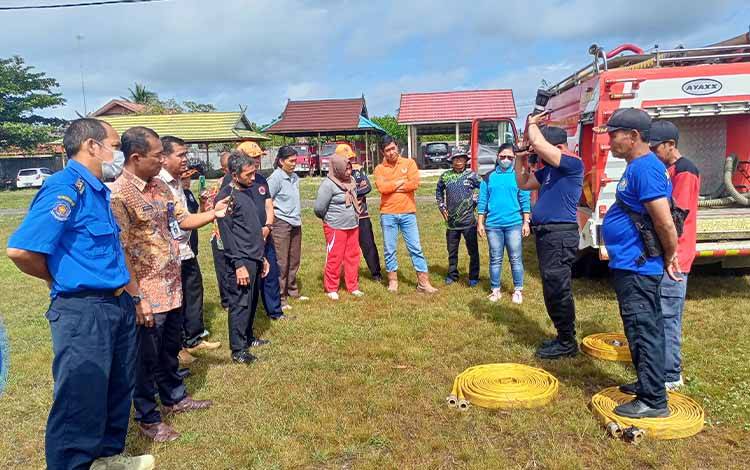 BPBD Damkar Barito Timur Adakan Latihan Pemadaman Kebakaran untuk PNS