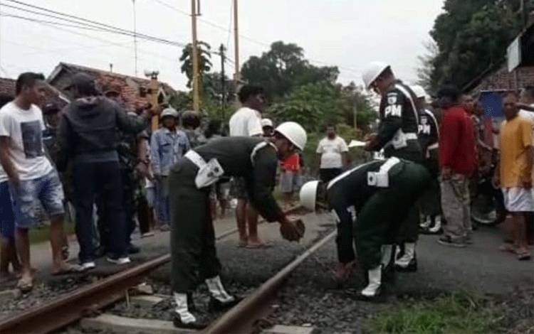 Pengendara Motor Tewas Tertabrak KA Sritanjung di Probolinggo
