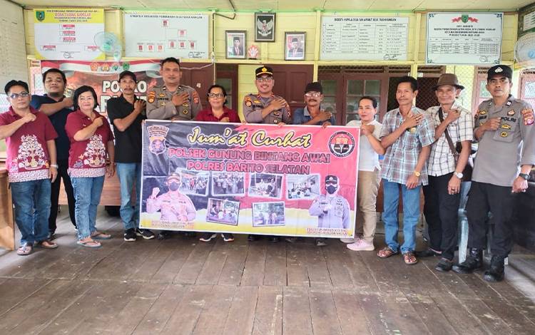 'Jumat Curhat' Kapolsek Gunung Bintang Awai Dengarkan Langsung Keluhan Warga