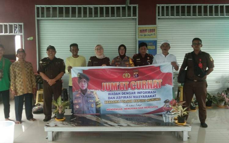Polsek Kapuas Murung Gelar Jumat Curhat Dengarkan Aspirasi Masyarakat