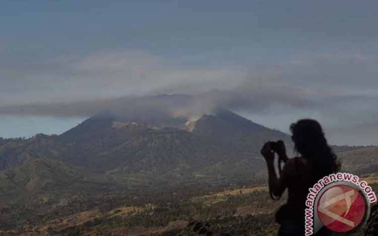 PVMBG Menaikkan Status Gunung Ijen di Jawa Timur Jadi Waspada