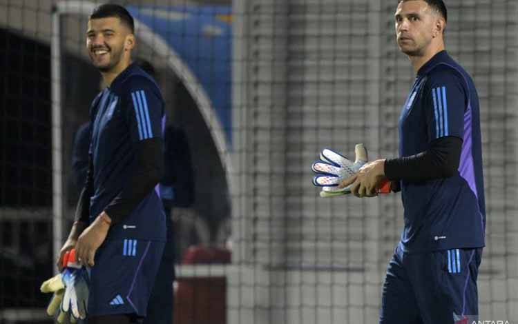 Ajax Kontrak Kiper Cadangan Juara Dunia Argentina