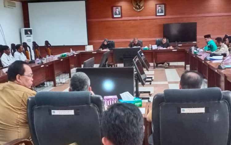 DPRD Kapuas Gelar Rapat Dengar Pendapat Terkait Pelaksanaan Pemekaran Desa