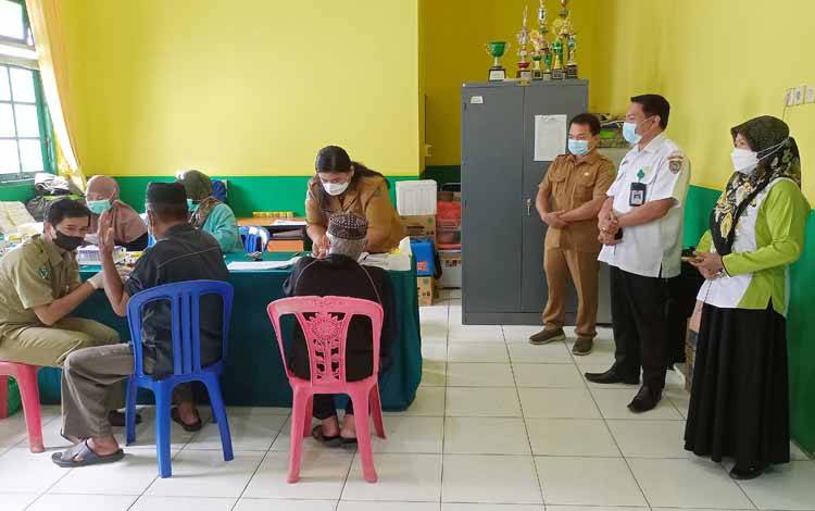 Puskesmas Tamiang Layang Periksa Kesehatan Calon Jemaah Haji