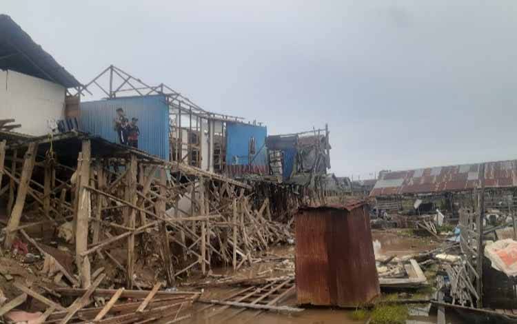 Abrasi Kembali Terjadi di DAS Kahayan, 5 Rumah Ambruk