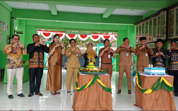 Kembangkan Program Smart School SMPN 1 Sampit, Orang Tua Bisa Pantau Kegiatan Siswa dari Rumah