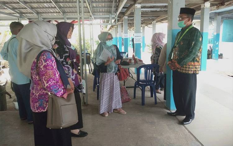 Kasi PHU Kemenag Kapuas Pantau Pemeriksaan Kesehatan CJH Tahap I