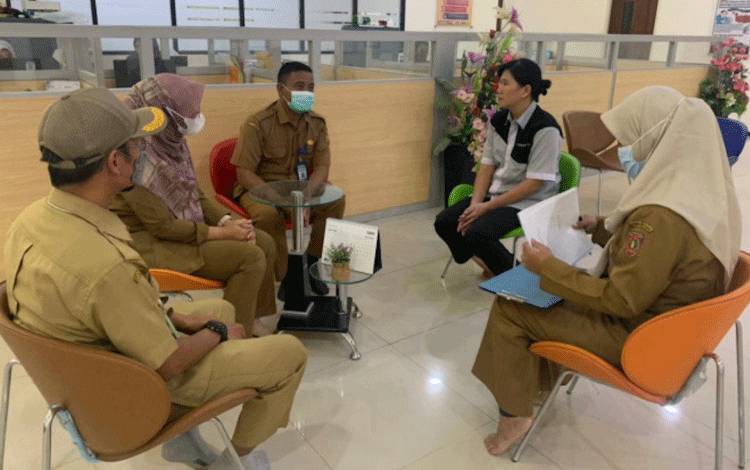 Jelang Ramadan Disperindagkop UKM Kobar Lakukan Pemantauan Stok Barang