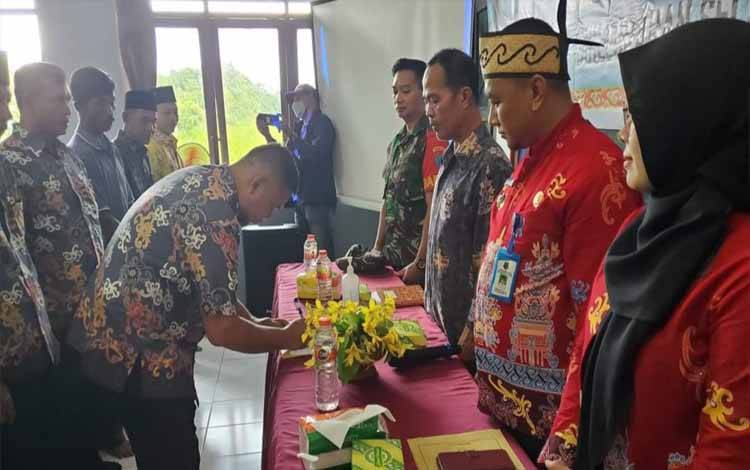 Sejumlah Ketua RT Terpilih di Kelurahan Selat Utara Resmi Dilantik