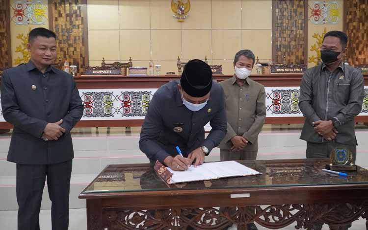 Dua Buah Ranperda Disahkan DPRD