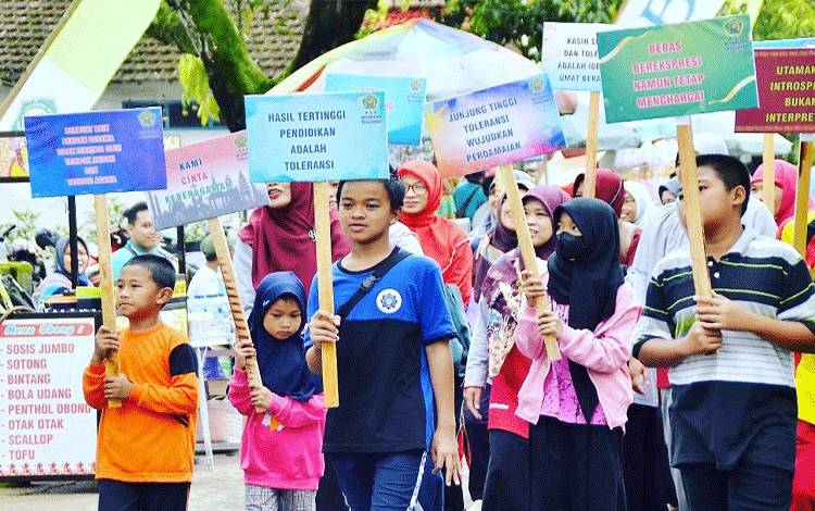 Jalan Sehat Kerukunan Untuk Menghargai Perbedaan