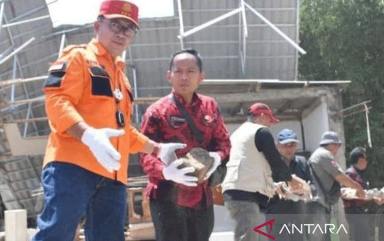 Rumah Rusak Akibat Gempa Dapat Bantuan