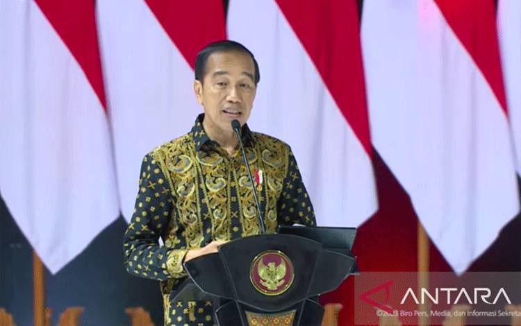 Presiden Jokowi Ingatkan Bulog Kendalikan Harga Beras