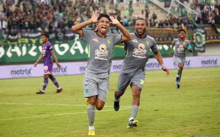 Persebaya Surabaya Berpesta Lima Gol ke Gawang Persita Tangerang