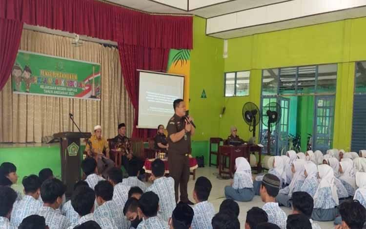 Mengawali 2023, Tim JMS Kejari Kapuas akan Gencar Beri Edukasi Pemahaman Hukum ke Pelajar