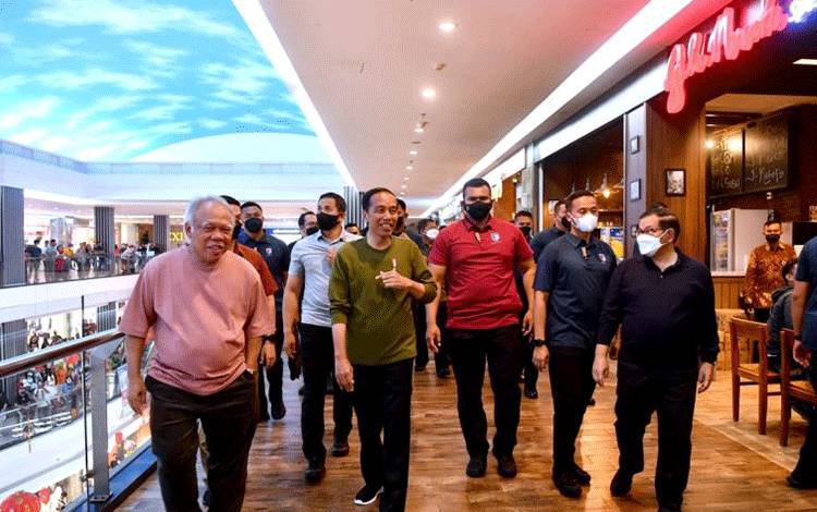 Presiden Jokowi Kunjungi Pusat Perbelanjaan di Manado