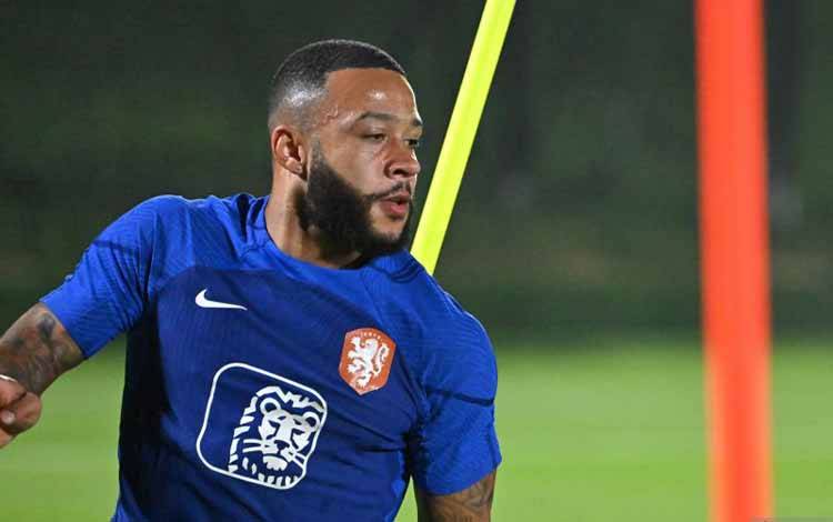 Memphis Depay Resmi Berseragam Atletico Madrid