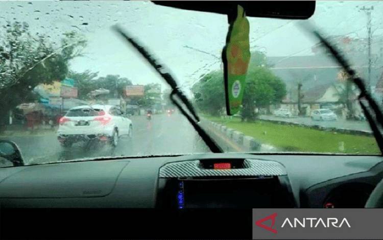 BMKG: Waspada Potensi Hujan Lebat Disertai Angin dan Petir di Kalteng