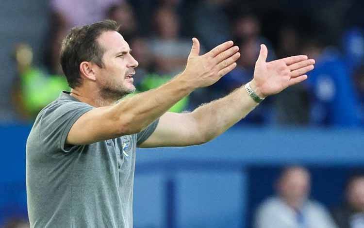 Everton Pecat Pelatih Frank Lampard