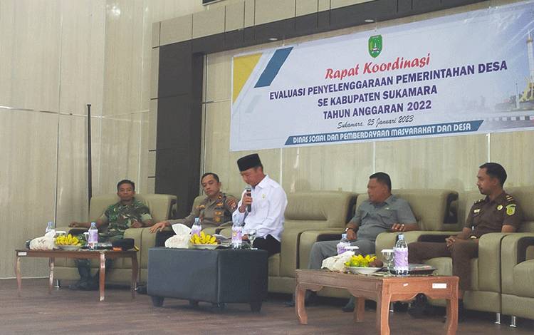 Bupati Sukamara: Kades Dituntut Perhatian dan Tanggungjawab Terhadap Masyarakat Desa