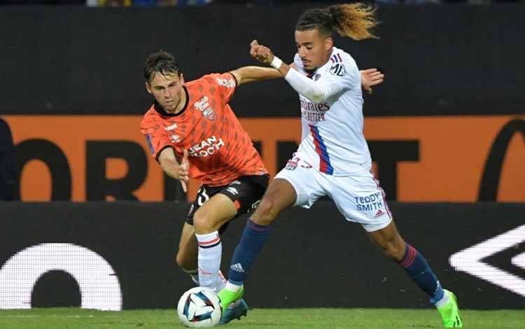 Lyon Tegaskan Malo Gusto Tak Akan Gabung Chelsea