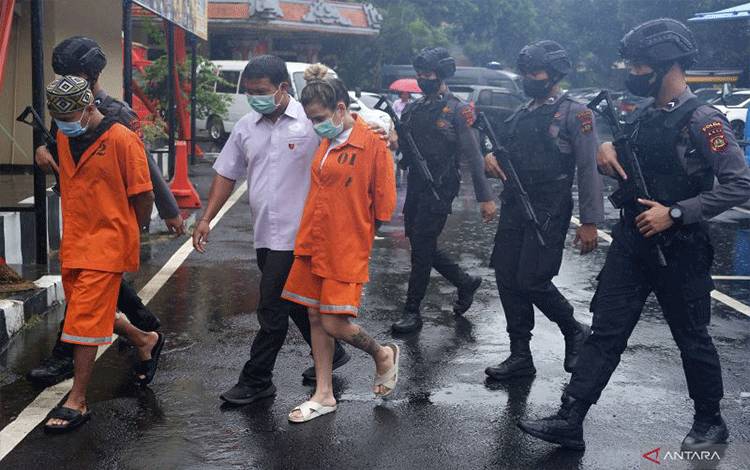 Polisi Sita 3,9 Kg Kokain dari Seorang Gadis Asal Brasil