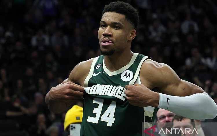 Dominan di Paruh Pertama Modal Bucks Bekuk Pacers