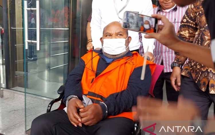 KPK Perpanjang Penahanan Lukas Enembe Selama 40 Hari