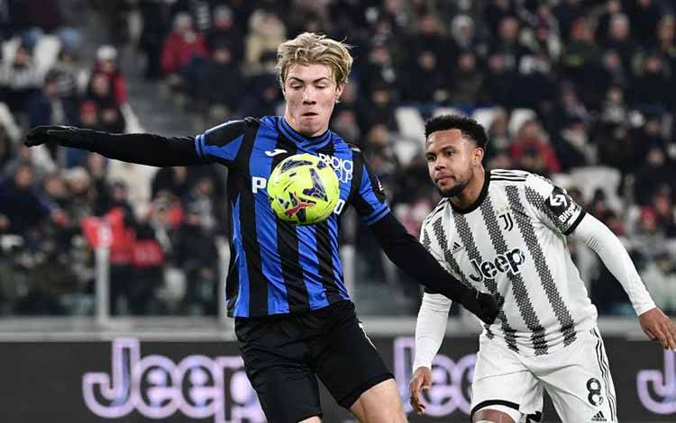 Gelandang Juventus McKennie Gabung Leeds sebagai Pemain Pinjaman
