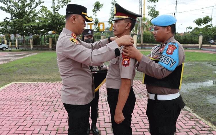 Kapolres Kapuas Pimpin Upacara Kenaikan Pangkat
