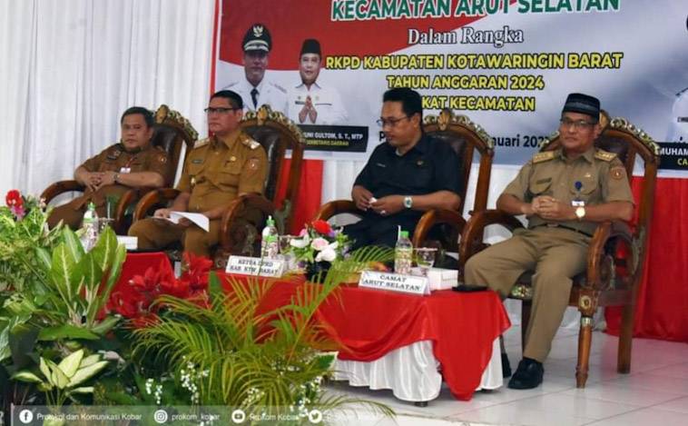 Pj. Bupati Kobar Sampaikan Fokus Pembangunan 2024 saat Membuka Musrembang Kecamatan Arsel
