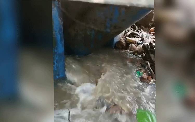 Pipa Bocor, Distribusi Air PDAM Kapuas Alami Gangguan