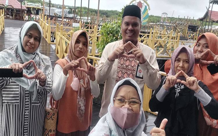 HCCM Kalteng Sosialisasi Sertifikasi Halal UMKM di Wisata Air Hitam