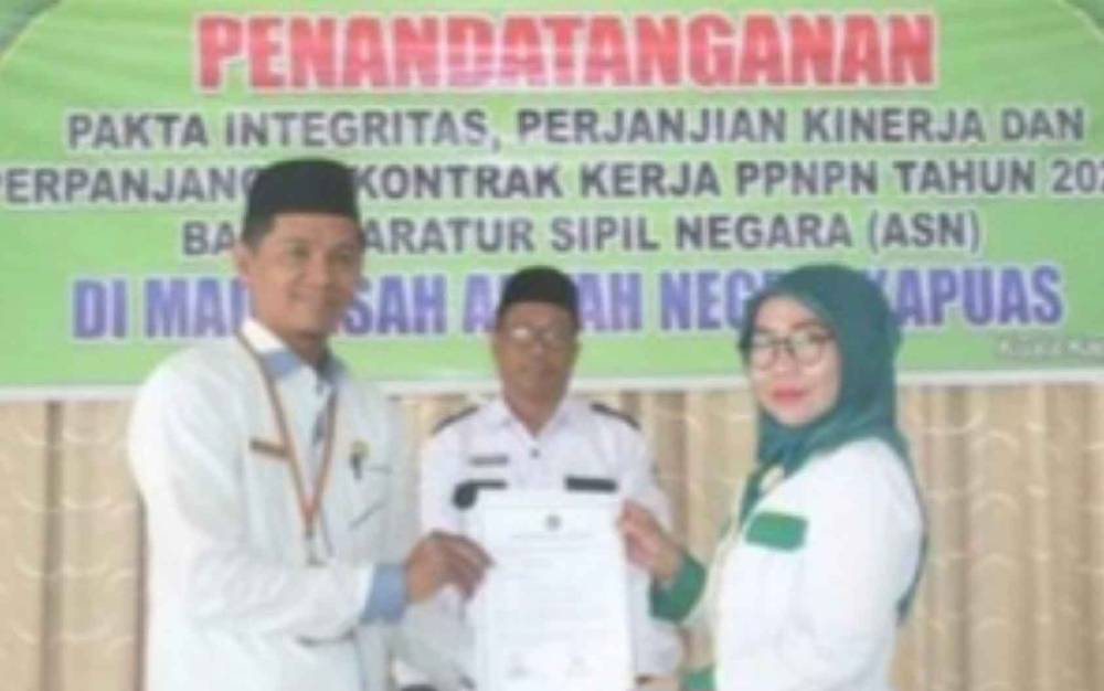 Jajaran MAN Kapuas Tandatangani Pakta Integritas 2023, Ini Pesan Kepala MAN?