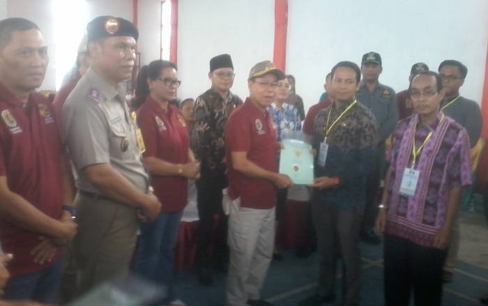 BPN Katingan Serahkan Sertifikat Tanah Program PTSL dan Pencanangan Gemapatas di Hampalit
