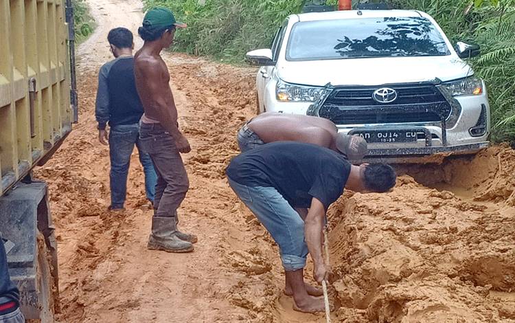 Jalan Menuju Desa Liju Barito Utara Rusak, Ada 4 Titik Terparah?