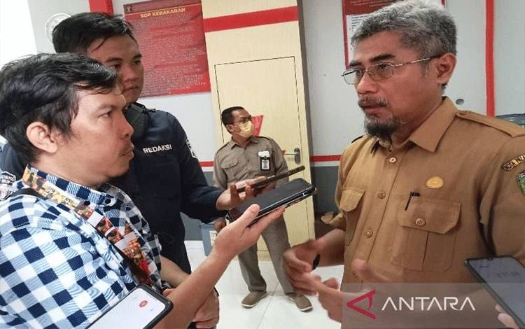 Disdik Palangka Raya Berikan Beasiswa kepada Murid Tidak Mampu