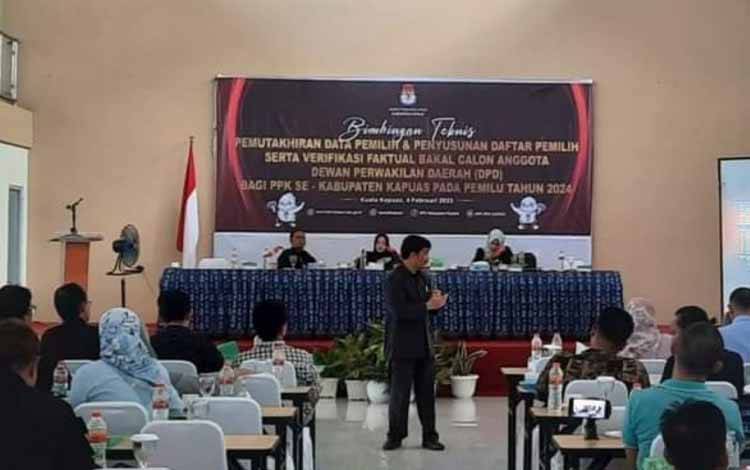 KPU Kapuas Beri Bimtek Pemutakhiran Data Pemilih Bagi PPK