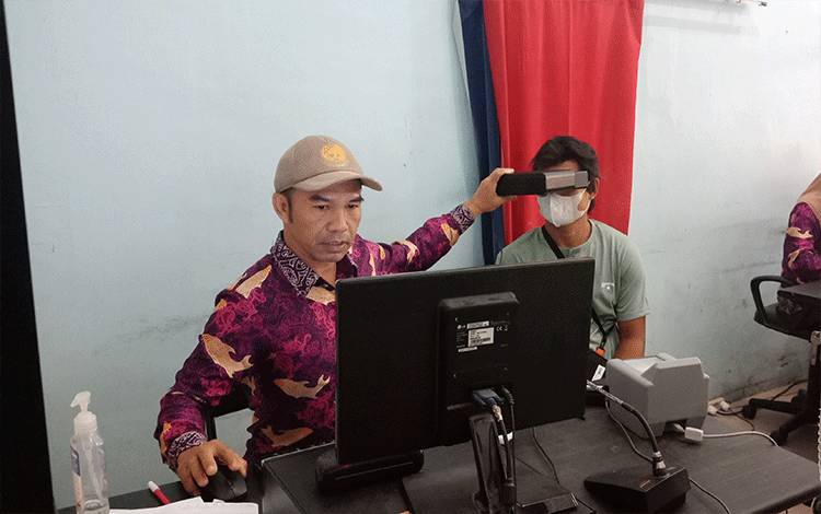Permudah Layanan, Masyarakat Dapat Mengurus Dokumen Kependudukan Secara Kolektif Melalui Kades?