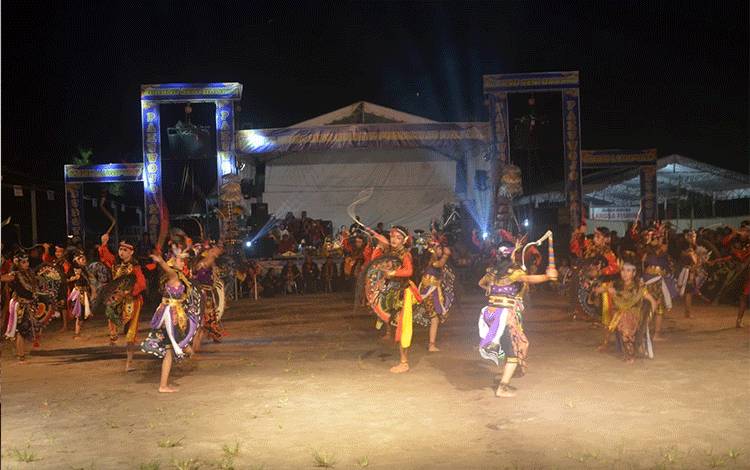 Wagub Kalteng Apresiasi Pagelaran Seni Budaya Jawa Pakuwojo