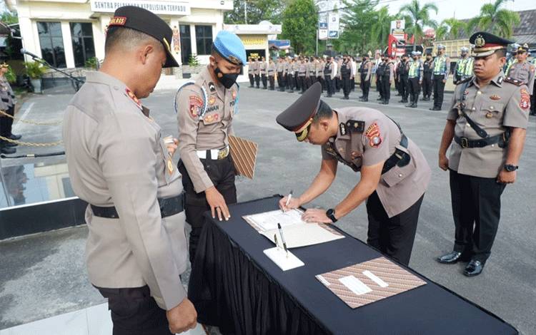 Polres Kotim Gelar Sertijab, Dua Penjabat Bergeser