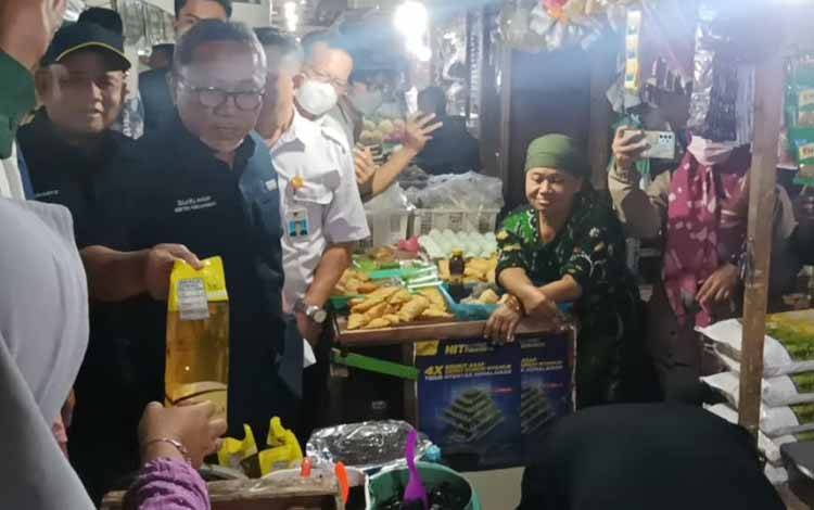 Mendag Zulkifli Hasan Larang Penjualan Daring Minyakita