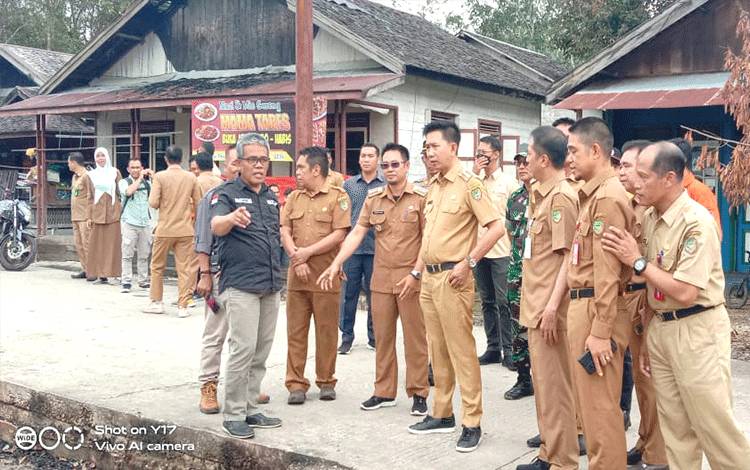 Bupati Barito Utara Tinjau Lokasi Kebakaran Lahei II
