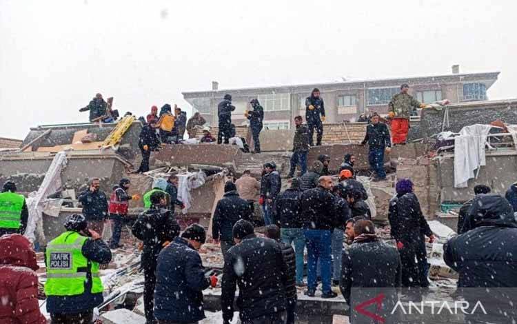 Kemlu Evakuasi 104 WNI Terdampak Gempa Turki