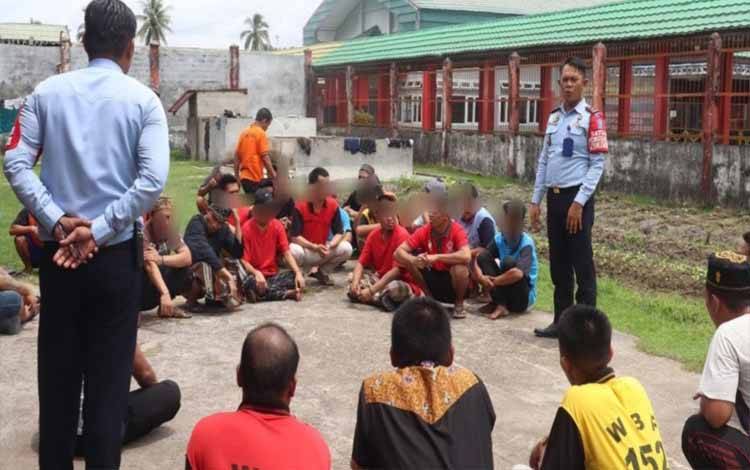 Kepala Rutan Kapuas Sosialisasikan Pembatasan Penitipan Barang