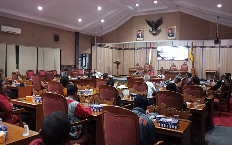 Ini Rekomendasi Komisi I DPRD Kotim soal Sempadan Sungai antara Warga Desa Sebabi dengan PT SSM