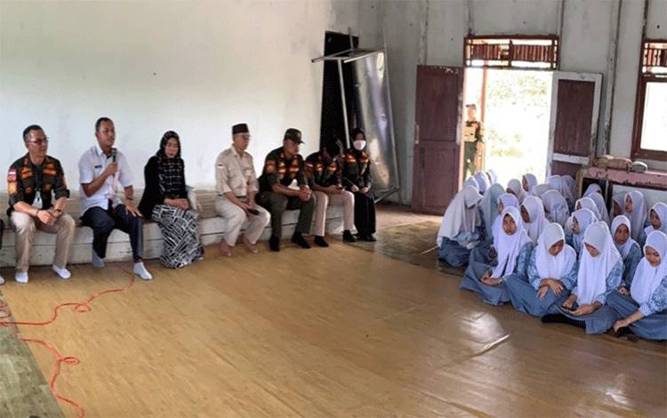 Satpol PP dan Damkar Kapuas Ajak Pelajar Hindari Kenakalan Remaja