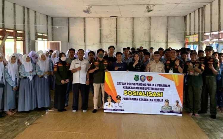 Anggota DPRD Kapuas Ini Dukung Satpol PP dan Damkar Sosialisasi Cegah Kenakalan Remaja ke Sekolah