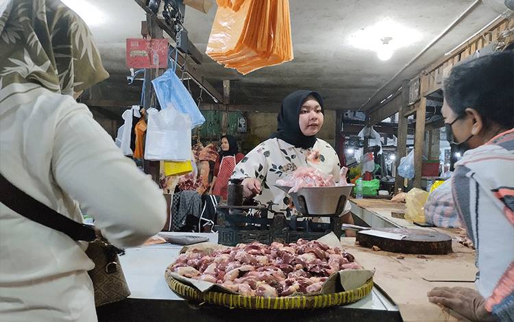 Harga Daging Ayam Naik Bersamaan Isra Mi'raj