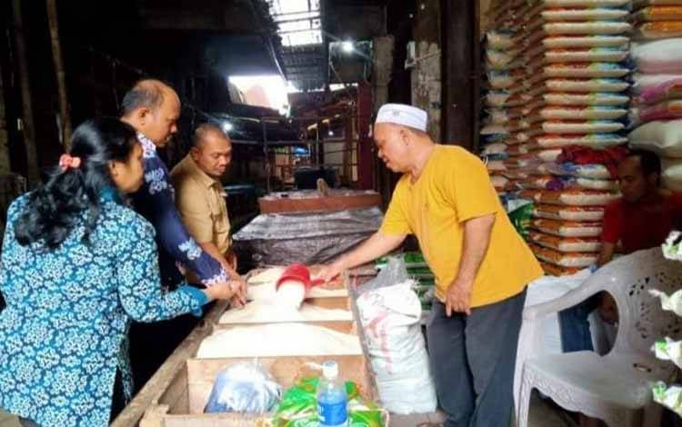 Minyak Goreng, Cabai Rawit dan Telur Ayam Ras Alami Penurunan Harga di Palangka Raya